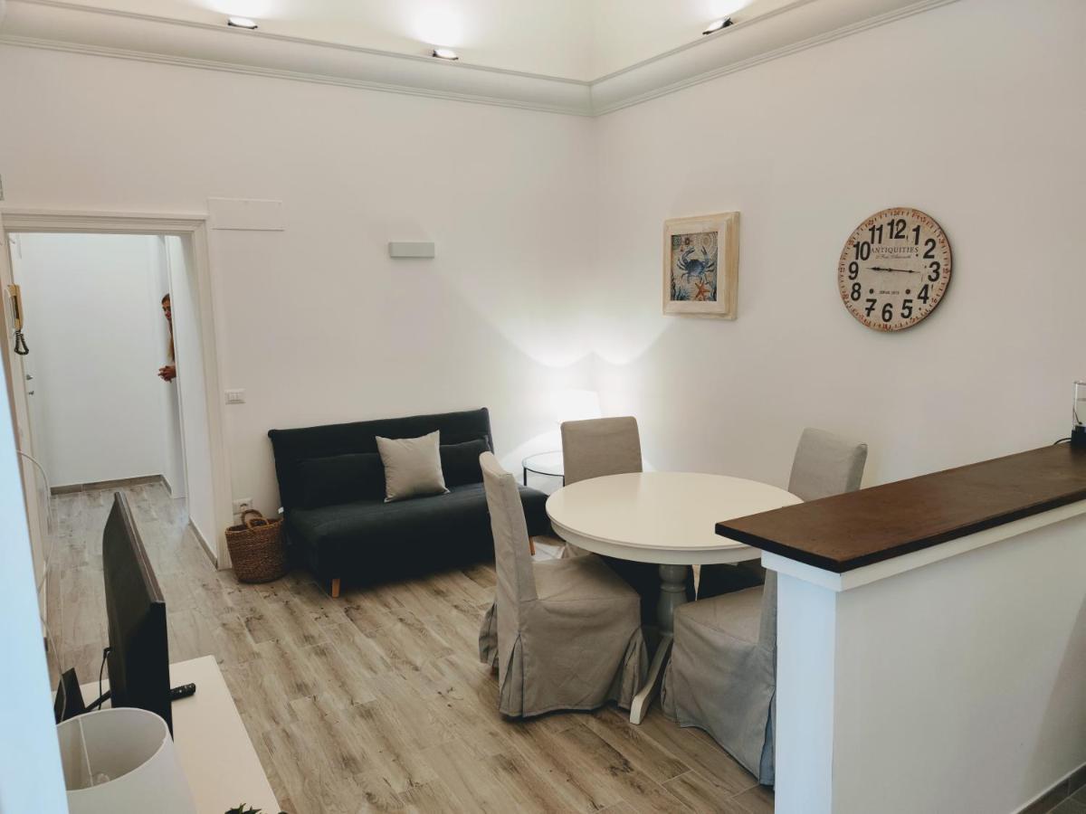 Christy Suite Elegante Appartamento Nel Centro Storico Di Anzio Exterior foto